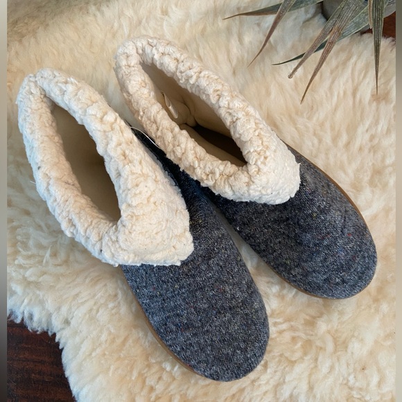🦋 2/$20 Dearfoams knit bootie style slippers - Picture 5 of 9